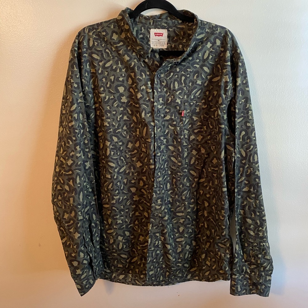 Levi’s Cheetah Print Button Down Shirt